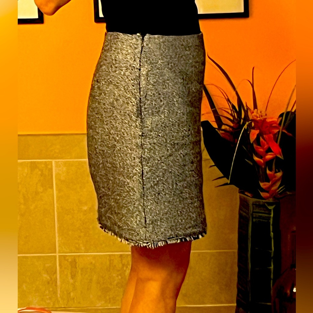 Navy and white tweed Banana Republic above the knee skirt